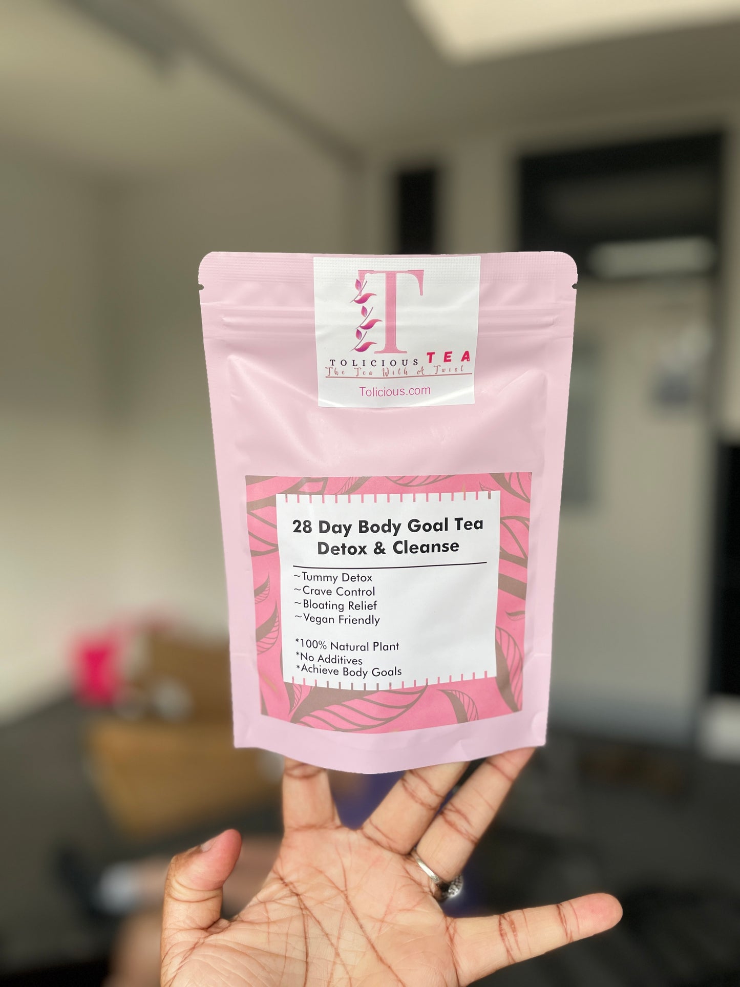 Tolicious Brand wellness tea and detox gummies pack 28 Day Body Goal Tea Detox and Cleanse in pink pouch